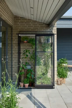 Halls Drivhus Qube Lean-to 24 hærdet glas - sort| Vægdrivhuse