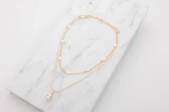 Halskæde med perler - guld| Smykker & Hårpynt