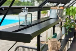 Juliana Drivhushylde integreret Qube - sort| Tilbehør Til Drivhuse