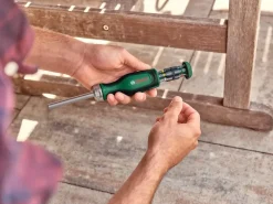 Bosch Skraldeskruetrækker med 12 bits| Skruetrækkere